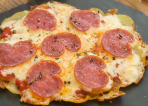 教你在家做披萨—薯仔Pizza，用平底锅和一些简单原料就可以做